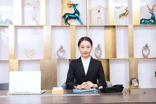 光影之間，溫暖留駐 前臺(tái)服務(wù)人員的攝影服務(wù)藝術(shù)