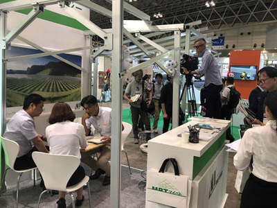 聚焦AGRI WORLD 2018丨邁貝特?cái)y農(nóng)業(yè)大棚解決方案大放異彩，專(zhuān)業(yè)攝影攝像全程記錄
